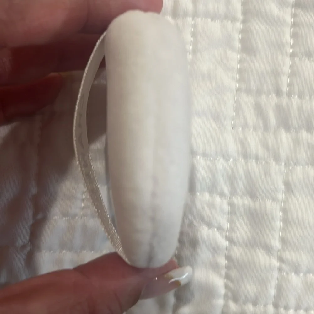 CHANEL :: COSMETIC PUFF